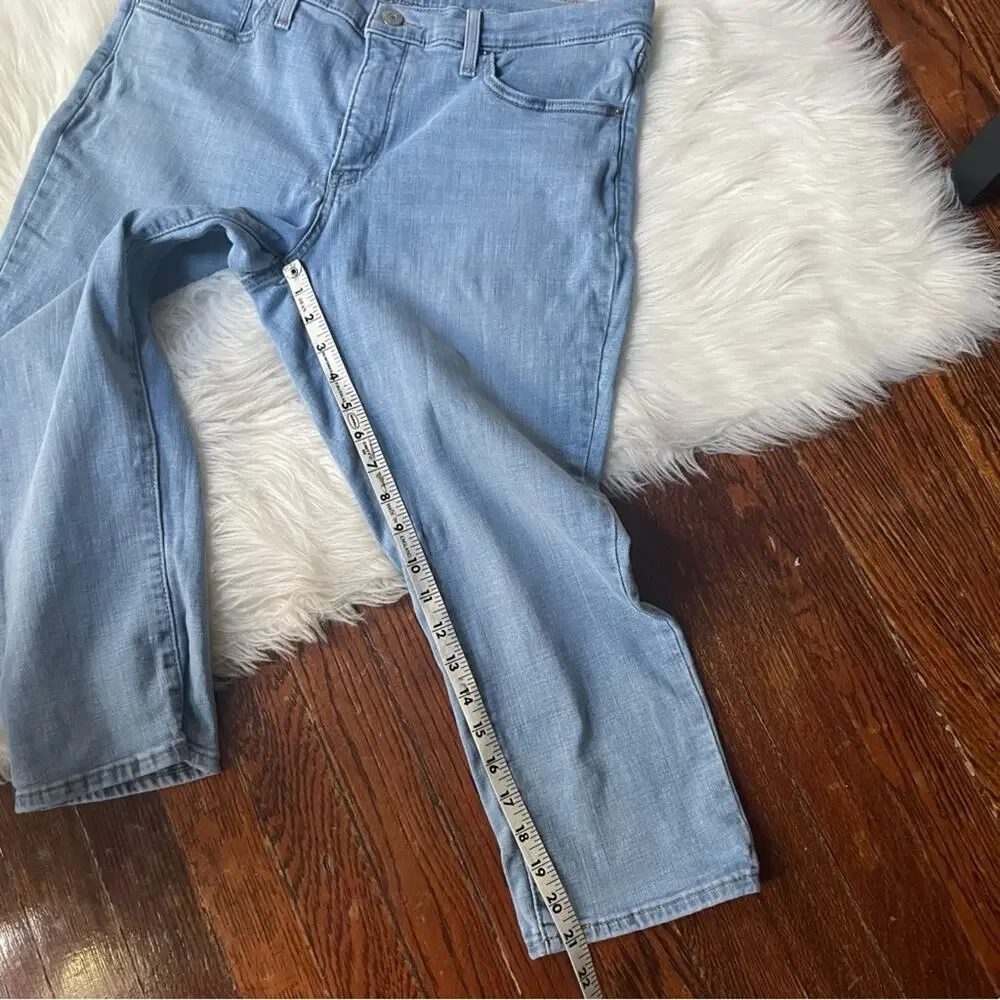 Y2K Levi’s Shaping Skinny Capris Light Wash